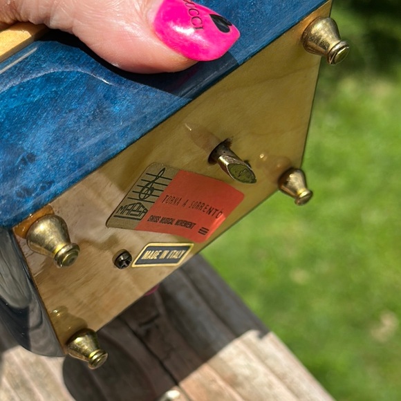 Blue and Gold Floral vtg inlay Italian music Box with Swiss Musical Movement - Picture 6 of 7